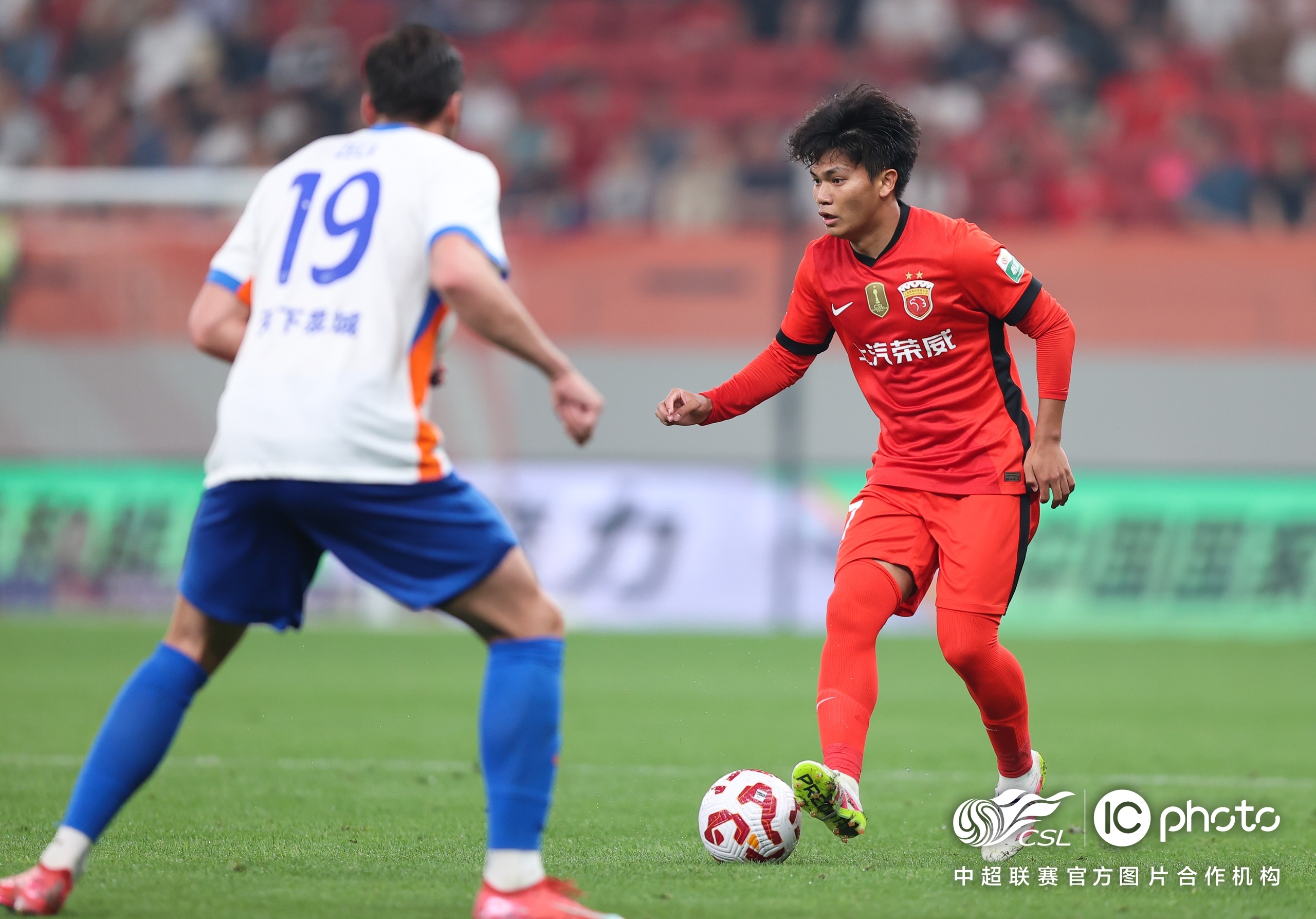 开云平台包含冲刺阶段上海海港调整名单以备西甲,单刀错失环节打磨,赛场秩序良好,赛季目标并未改变的词条